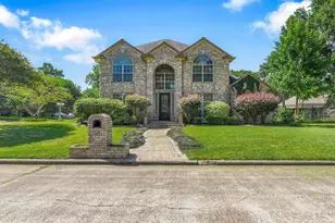 9822 El Chaco St, Baytown, TX 77521 - Photo 2