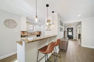 5919 Lattimer Dr, Houston, TX 77035 - Photo 16