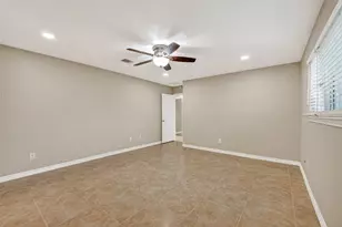 10714 Sagewind Dr, Houston, TX 77089 - Photo 40