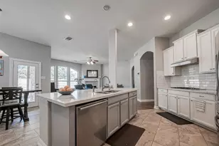 28314 Calaveras Lake Dr, Spring, TX 77386 - Photo 2