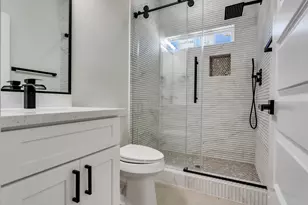 5610 Kittridge St, Houston, TX 77028 - Photo 20