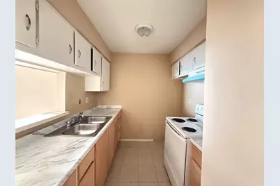 7200 Clarewood Drive #605, Houston, TX 77036 - Photo 4