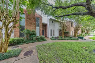 727 Bunker Hill Rd, Houston, TX 77024 - Photo 2