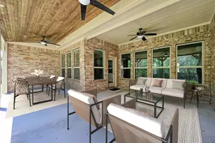 2051 Brookmont Dr, Conroe, TX 77301 - Photo 22