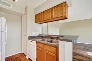 18511 Egret Bay Blvd, Webster, TX 77058 - Photo 2