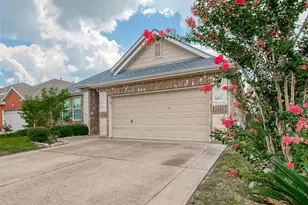 8923 Willow Wind Ln, Houston, TX 77083 - Photo 2