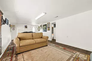 17822 Garland Ave, Boling, TX 77420 - Photo 2