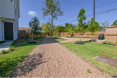 7607 Victory Reserve Street, Houston, TX 77088 - Photo 46