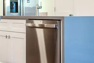 7607 Victory Reserve St, Houston, TX 77088 - Photo 14