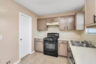 8914 Pecan Pl Dr, Houston, TX 77071 - Photo 18