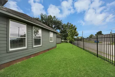 1403 Munger Street, Houston, TX 77023 - Photo 36