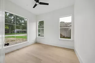 4817 Kingfisher Dr, Houston, TX 77035 - Photo 12