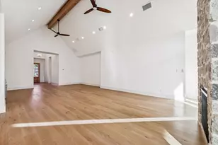 4817 Kingfisher Dr, Houston, TX 77035 - Photo 8