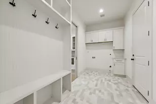 4817 Kingfisher Dr, Houston, TX 77035 - Photo 8