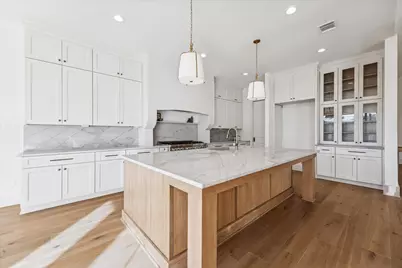 4817 Kingfisher Drive, Houston, TX 77035 - Photo 4