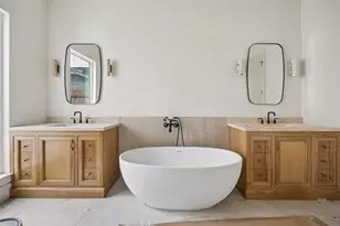 4817 Kingfisher Dr, Houston, TX 77035 - Photo 22
