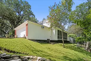 208 Rolling Hill Dr, La Grange, TX 78945 - Photo 4