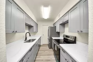 6500 Sands Point Dr, Houston, TX 77074 - Photo 2