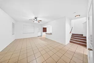 10913 Panther Ct, Houston, TX 77099 - Photo 2