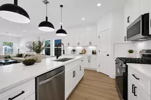 2511 Garapan St, Houston, TX 77091 - Photo 8