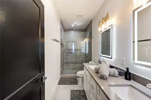 5421 Southlea St, Houston, TX 77033 - Photo 18