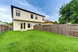 5421 Southlea St, Houston, TX 77033 - Photo 22