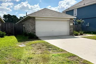 709 Roaring Fls Dr, Willis, TX 77378 - Photo 2