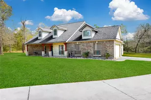 21 Twin Forks Dr, Willis, TX 77378 - Photo 2