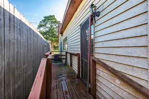 914 S Hill St, Alvin, TX 77511 - Photo 34