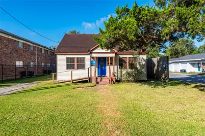 914 S Hill Street, Alvin, TX 77511 - Photo 2