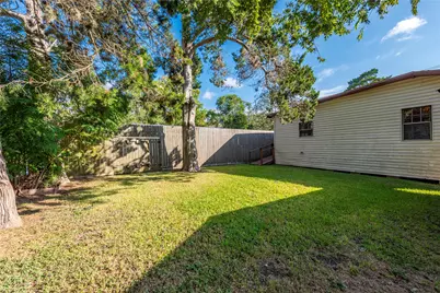 914 S Hill Street, Alvin, TX 77511 - Photo 36