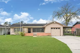 1853 Huge Oaks St, Houston, TX 77055 - Photo 2