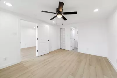 711 E 32nd Street #B, Houston, TX 77022 - Photo 8