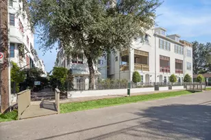 2714 Harvard St, Houston, TX 77008 - Photo 2