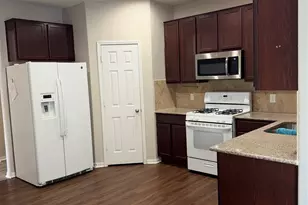 2227 Sanders Brook Dr, Baytown, TX 77521 - Photo 6