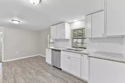 6905 Speaker Street, Hitchcock, TX 77563 - Photo 16