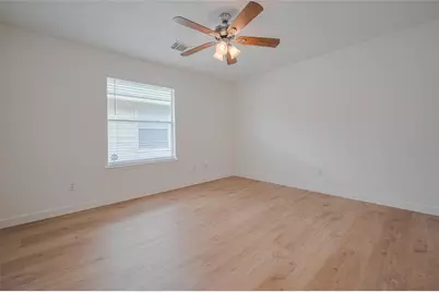 10918 Linden Gate Drive, Houston, TX 77075 - Photo 14