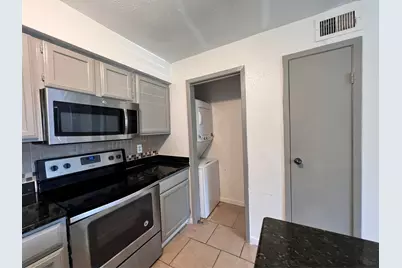 3900 Woodchase Drive #101, Houston, TX 77042 - Photo 6