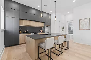 1030 W 24th St, Houston, TX 77008 - Photo 12