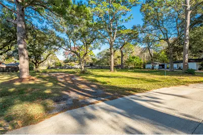5059 Winding Way, Dickinson, TX 77539 - Photo 10