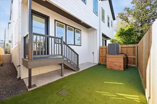 1203 E 27th St, Houston, TX 77009 - Photo 18
