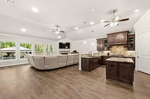 19 S Sandbells Park Ln, Montgomery, TX 77316 - Photo 10
