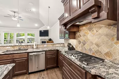 19 S Sandbells Park Lane, Montgomery, TX 77316 - Photo 14