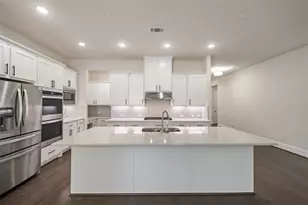 204 Bee Balm Ct, Conroe, TX 77304 - Photo 6