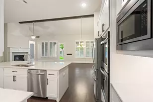 204 Bee Balm Ct, Conroe, TX 77304 - Photo 14
