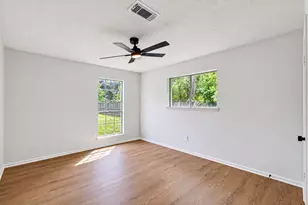 322 S Persimmon St, Tomball, TX 77375 - Photo 26