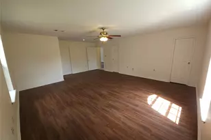 418 Texas St, Tomball, TX 77375 - Photo 2