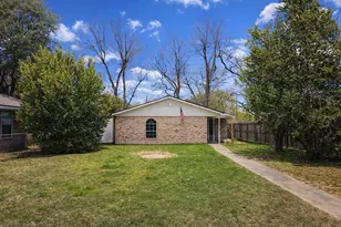 418 Texas St, Tomball, TX 77375 - Photo 1