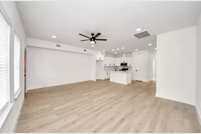 1316 W Willis Street, Alvin, TX 77511 - Photo 14