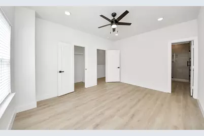 1316 W Willis Street, Alvin, TX 77511 - Photo 22